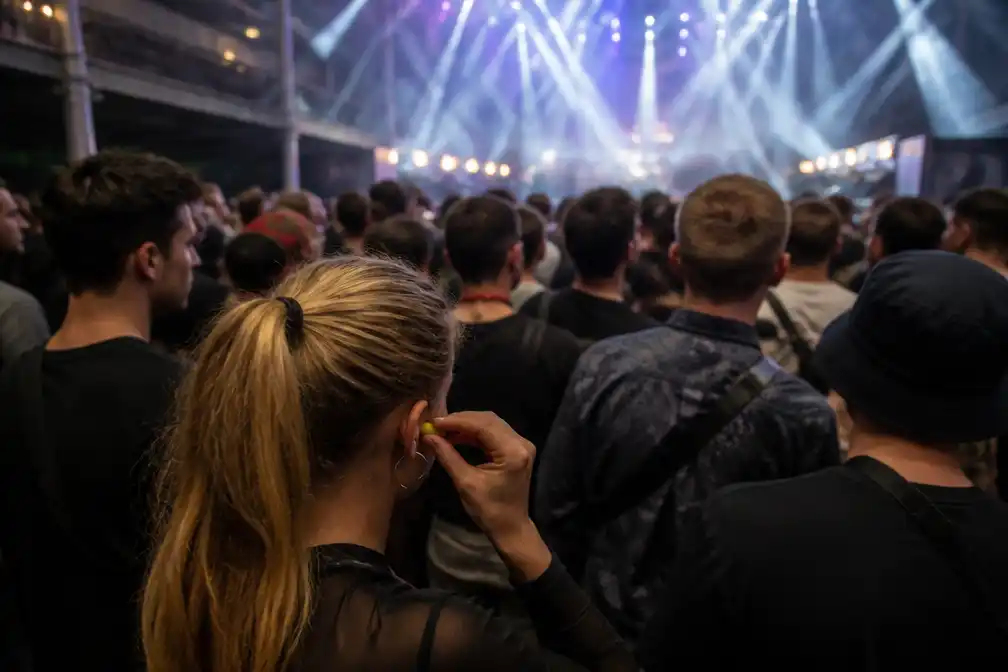 Kno-arts waarschuwt ADE-bezoekers: al flinke gehoorschade na 20 minuten zonder oordoppen