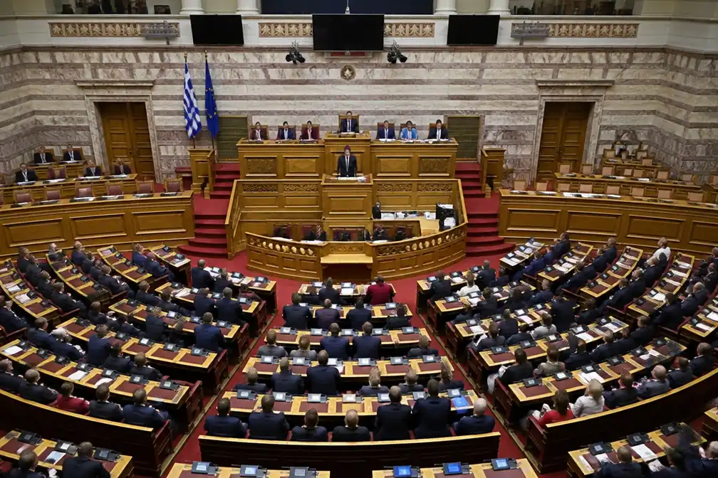 Grieks parlement keurt verbod op sociale media voor jongeren onder 15 goed