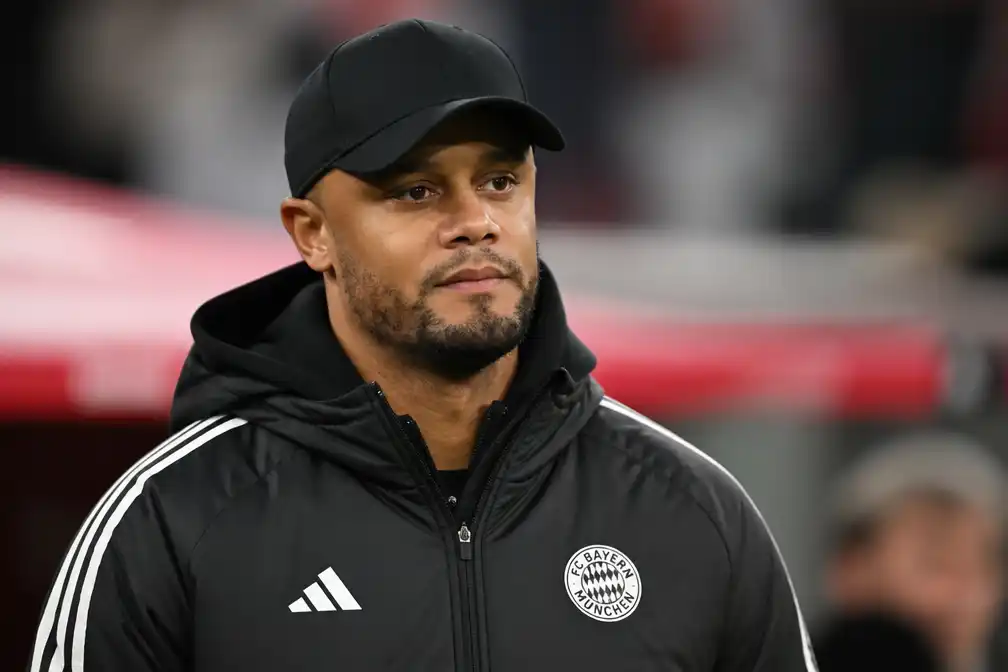 Bayern-coach Vincent Kompany naar ziekenhuis na inzakken op training