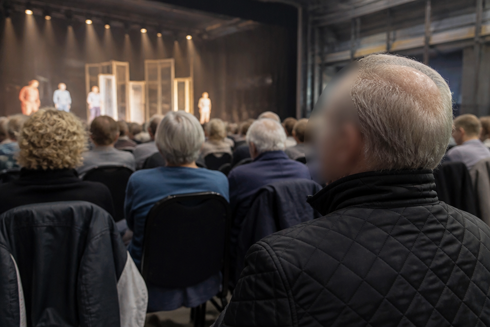 Moordenaar van Jatti bezoekt voorstelling in Hengelo: 'Ik heb me wel vermaakt'