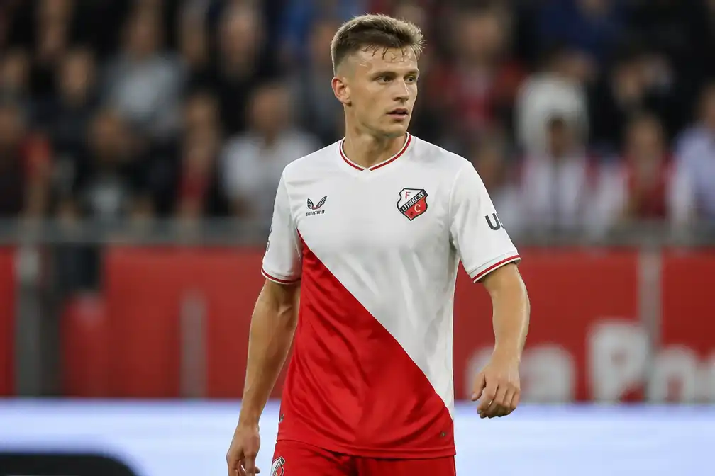 Niklas Vesterlund verrast bij FC Utrecht en combineert studie in Aarhus met vriendin in Oslo