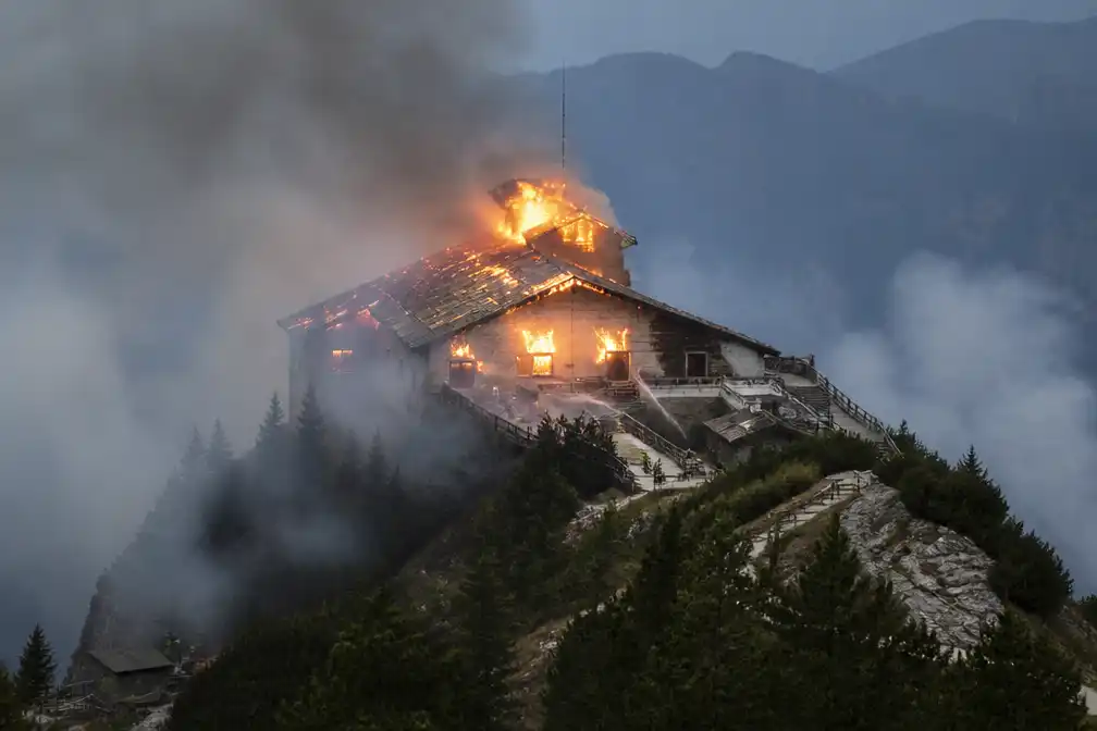 Adelaarsnest, Hitlers voormalige theehuis, waarschijnlijk verloren door brand