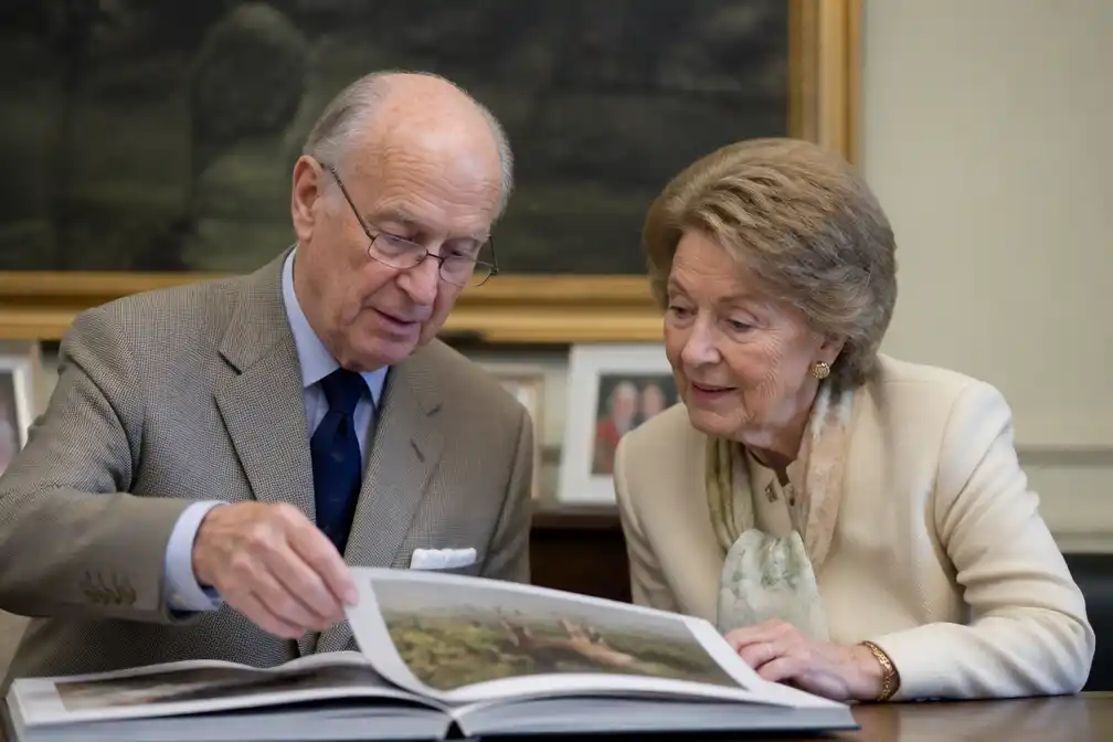 Pieter van Vollenhoven wil dieren graag zijn nieuwe fotoboek laten zien