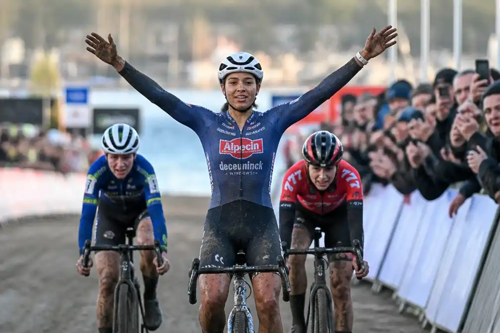 Alvarado wint HG Cross in Heerde, volledig Nederlands podium