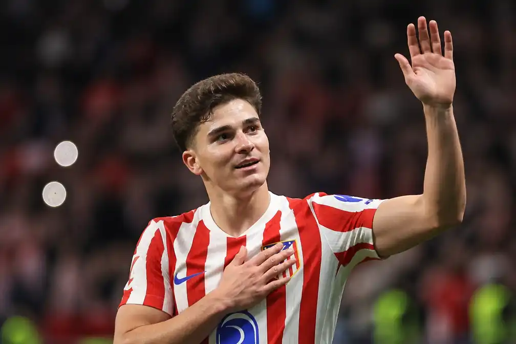 Álvarez biedt Atlético-fans excuses aan voor flirt met Barcelona na zege