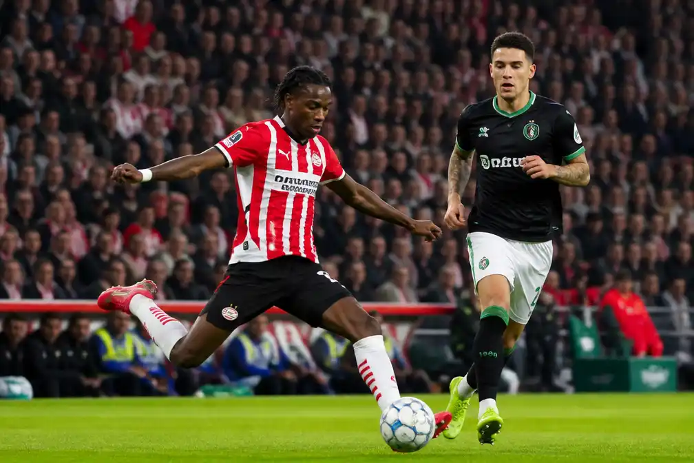 Feyenoord op bezoek bij PSV in Eindhoven als koploper