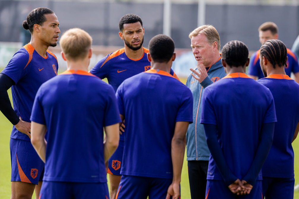 Oranje traint met volledige selectie voor WK-duel met Marokko