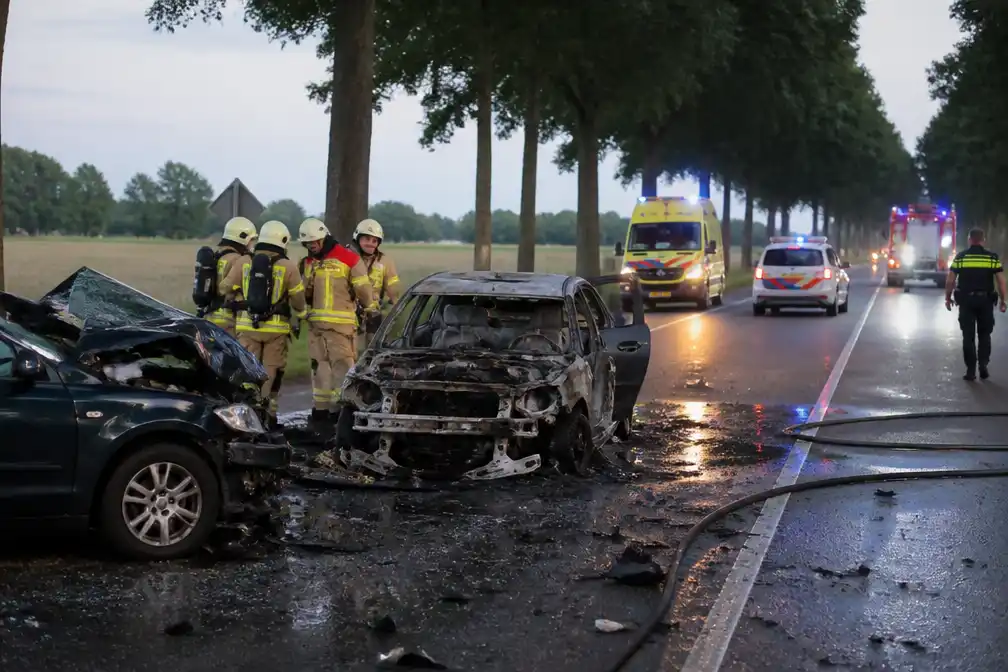 Dode en meerdere gewonden bij frontale botsing op N337 bij Wijhe