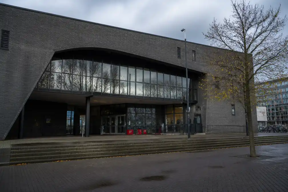 Tijd dringt voor beloofde hiphopzaal in De Amsterdamse Poort; gemeente levert niet