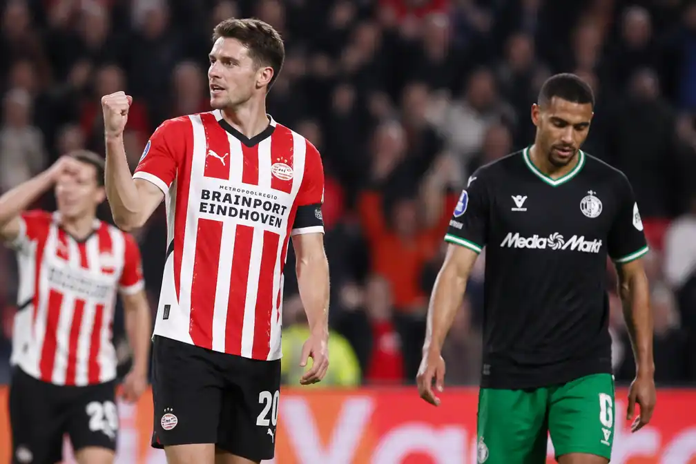 PSV en Feyenoord gelijk in topper; Ajax wint met 1-2 bij Sparta