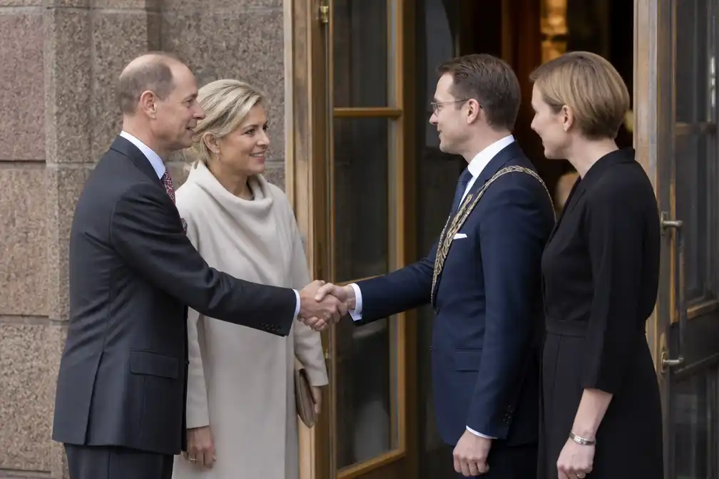 Prins Edward en Sophie beginnen driedaags bezoek aan Finland in Helsinki