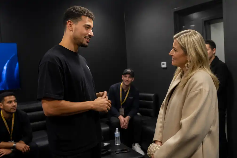 Afrojack deelt backstagevideo met koningin Máxima tijdens ADE