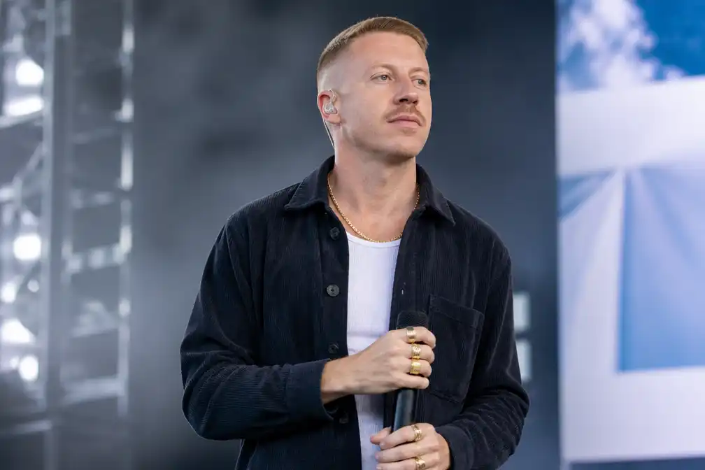 Macklemore start Free Palestine-tour in Dublin na breuk met Ed Sheeran