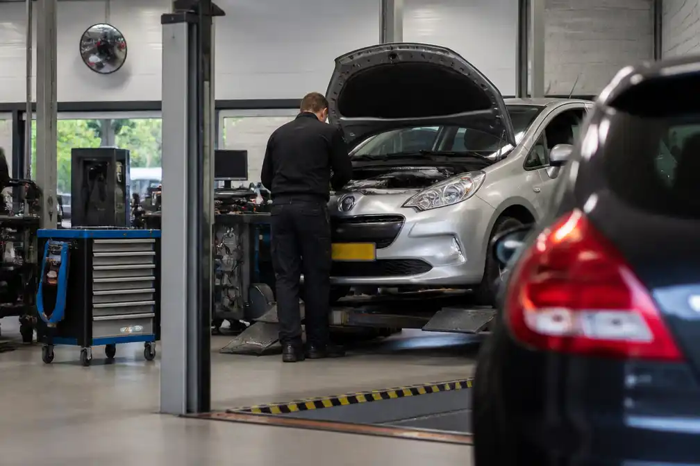 Ruim 416.000 auto's moeten in november door de APK, piek op 30 november