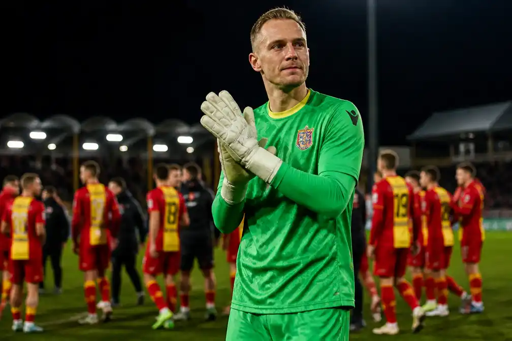 Go Ahead Eagles verslaat amateurclub HFC met 5-0, Cillessen debuteert met clean sheet