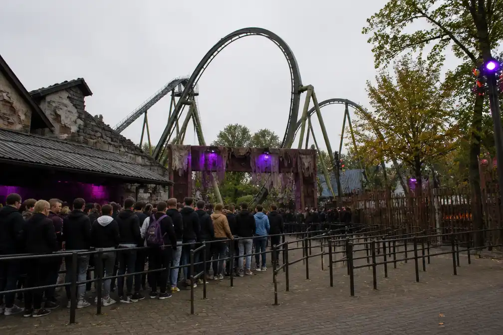 Walibi Biddinghuizen laat minder bezoekers toe bij Fright Nights na vechtpartijen