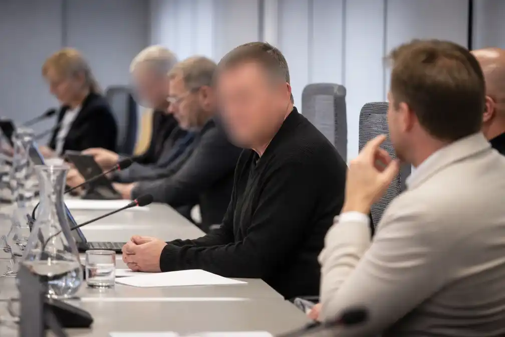 Vlaams Belang-raadslid Nico Courtens terug in gemeenteraad na ophef over Naked Attraction