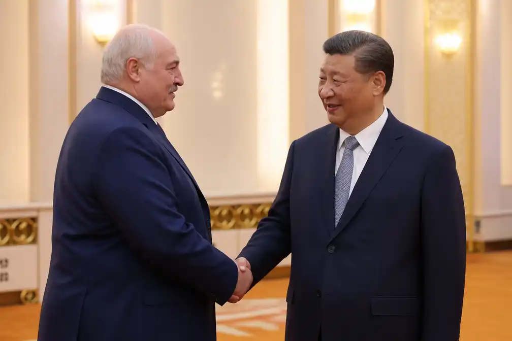 Chinese president Xi Jinping ontmoet Belarussische leider Loekasjenko in Beijing