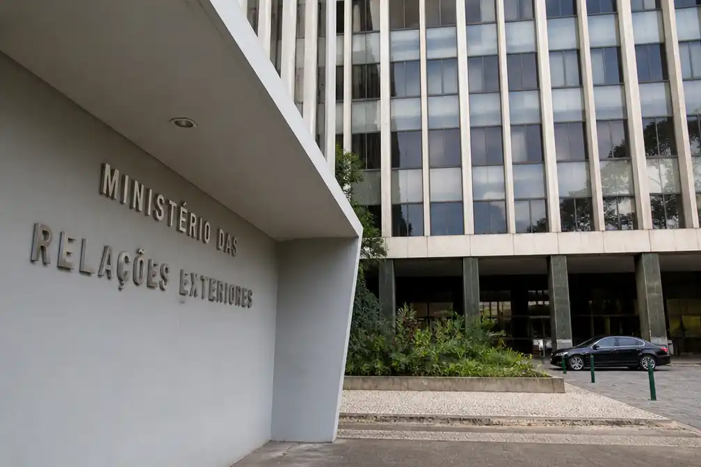Brazilië ontbiedt Argentijnse diplomaat over vlucht Flávio Bolsonaro naar VS