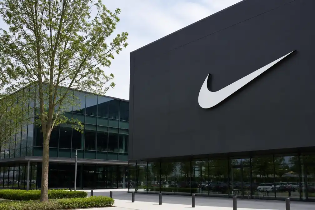 Nike overtroeft verwachtingen ondanks zwakte China, winst geholpen door invoerheffingen