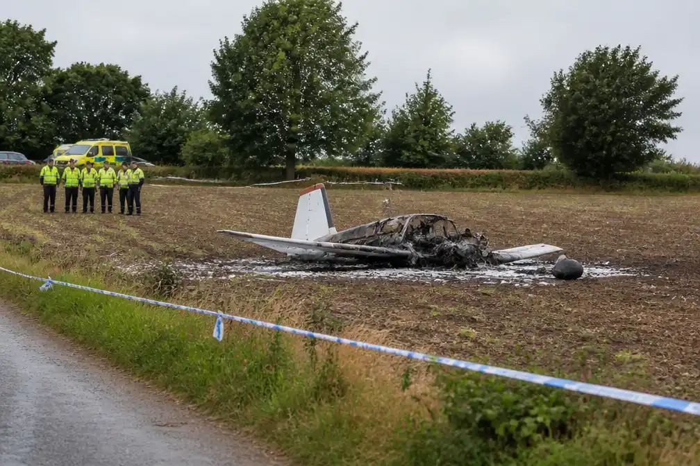 Twee doden bij crash van licht vliegtuig in veld in Essex