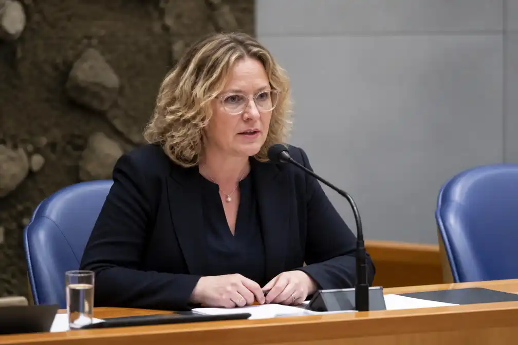 Minister Sterk draait bezuinigingen langdurige zorg terug met herschikte middelen