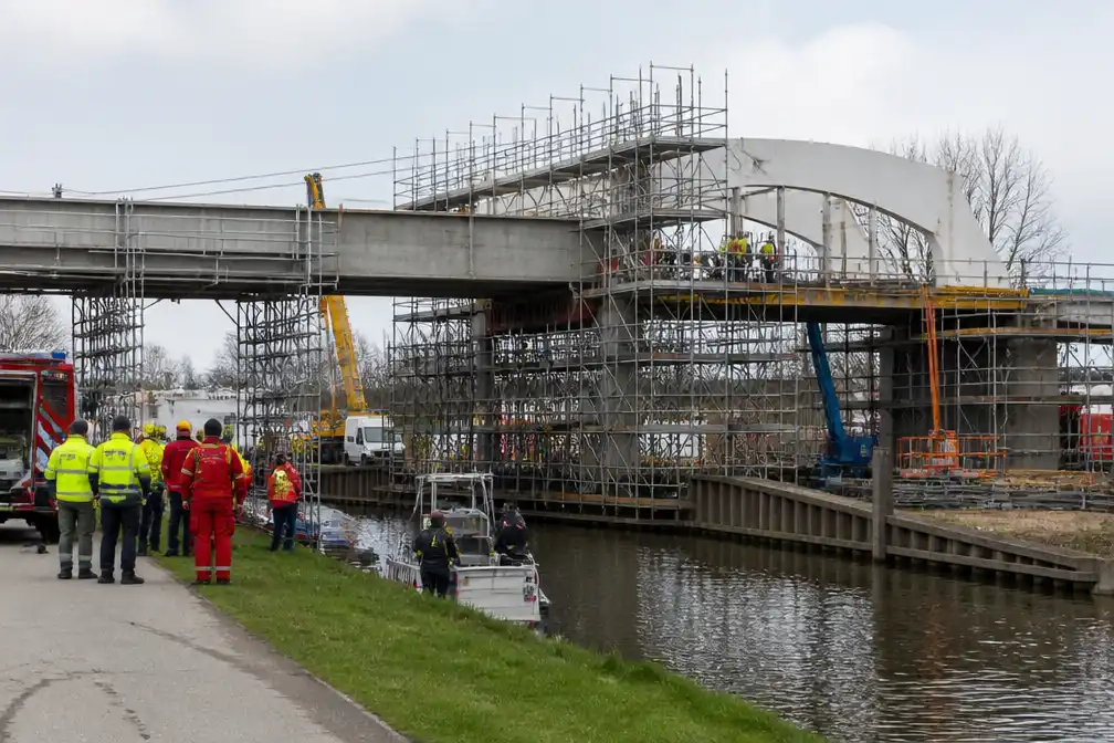 Arbeider valt zeven meter in water bij brugbouw in Damme, verkeert in kritieke toestand