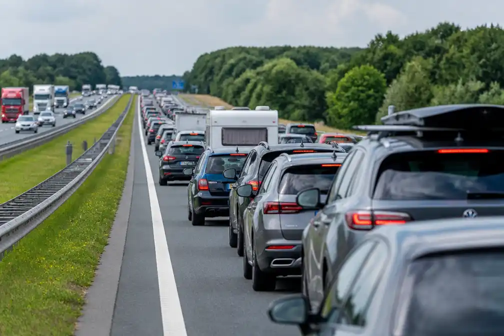 Vakantiedrukte zorgt voor 744 km file in Nederland nog vóór vrijdagspits