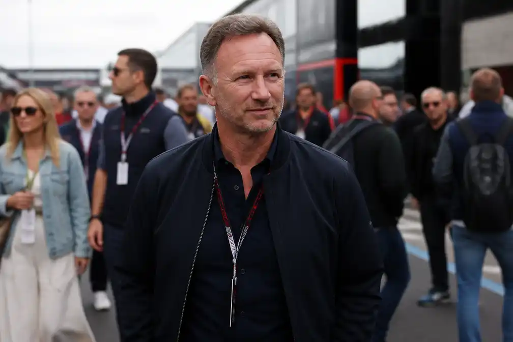 Horner na ontslag bij Red Bull als fan terug in F1-paddock