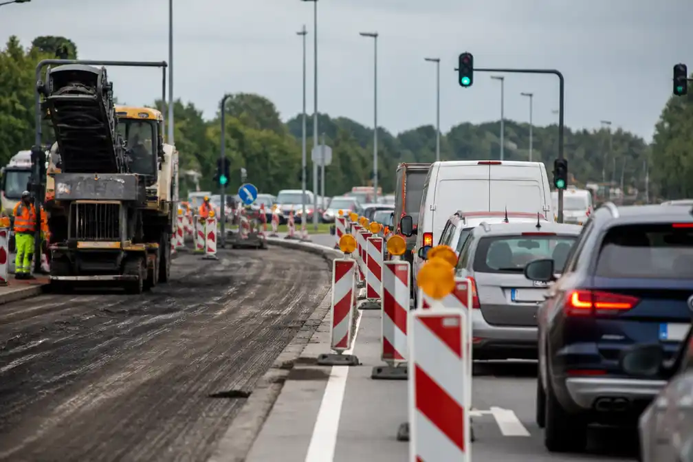 Asfalteringswerken zorgen voor anderhalf uur vertraging op N41 tussen Sint-Niklaas en Dendermonde