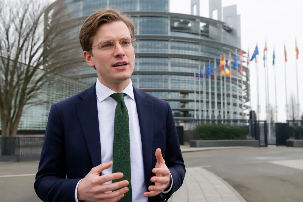 Volt-Europarlementariër roept NAVO-top op tot Europese Veiligheidsraad