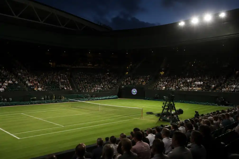 Zverev tegen Lehečka gestaakt wegens avondklok Wimbledon, dinsdag verder