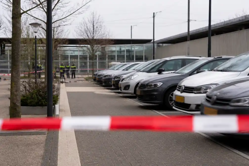 Journalist vindt moordwapen dat politie over het hoofd zag in Nieuw-Vennep