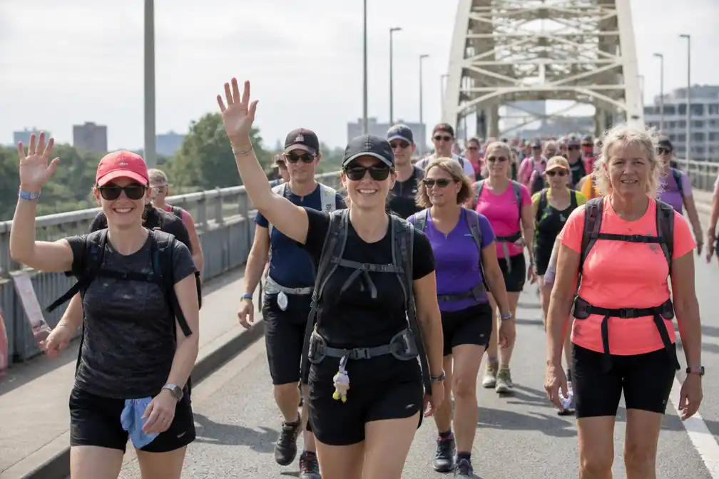 Recordaantal van 2.080 vrouwen loopt 50 km tijdens Nijmeegse Vierdaagse