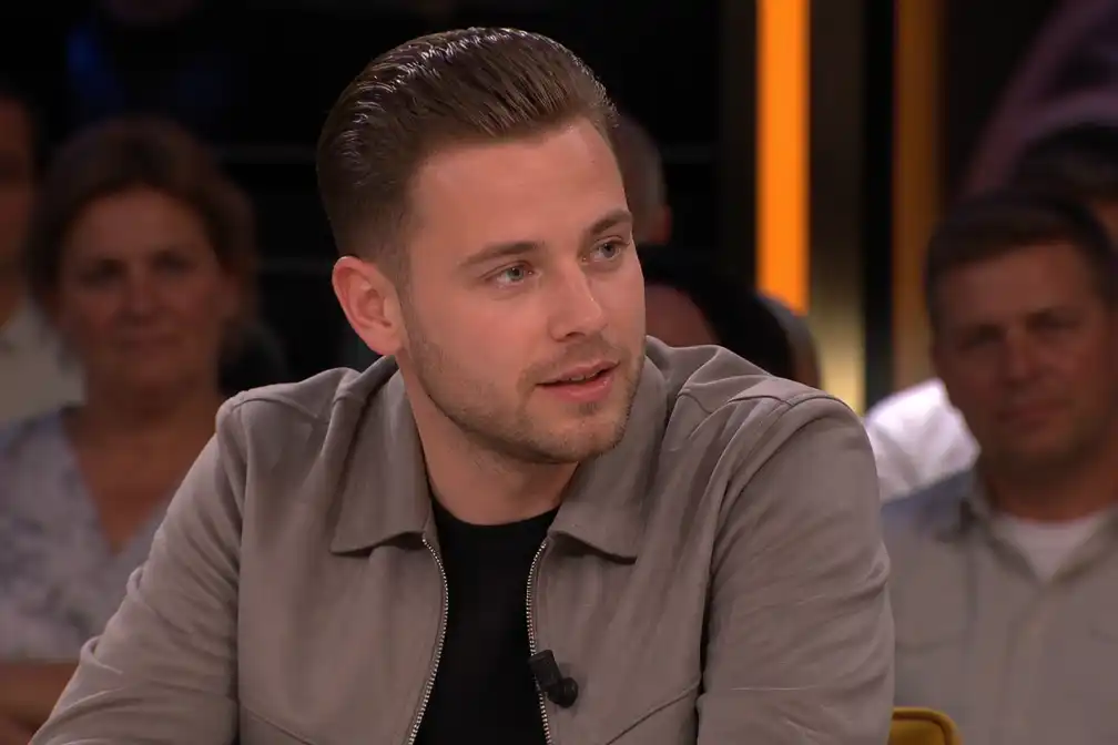 Sven Versteeg voelt druk om huwelijksaanzoek, wil nog wachten
