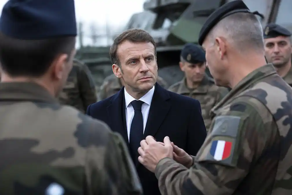 Macron kondigt multinationale militaire oefeningen met Oekraïne aan