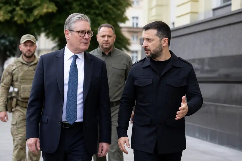 Starmer in Kyiv voor laatste bezoek als Britse premier, belooft onwrikbare steun