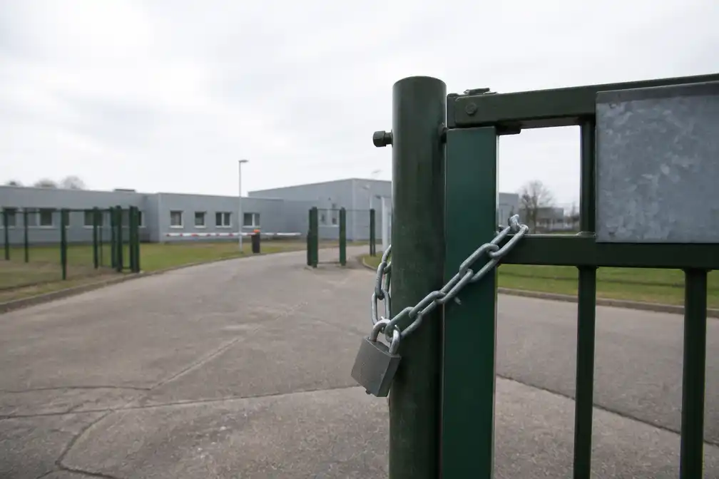 Laatste bewoners vertrekken uit azc Hardenberg, COA sluit locatie