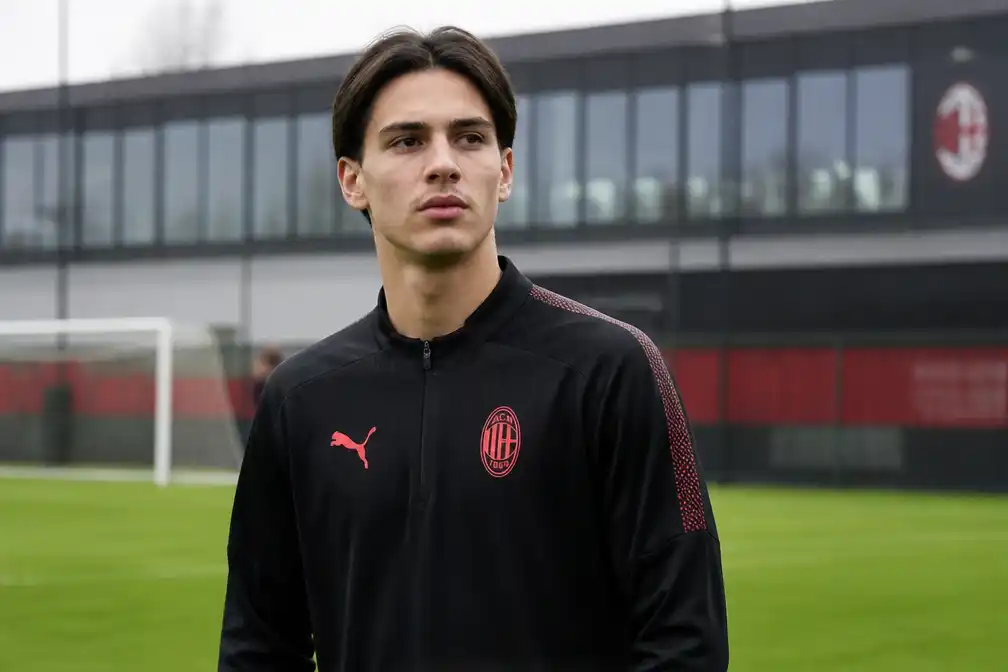 Maximilian Ibrahimovic, zoon van Zlatan, tekent permanent contract bij AZ