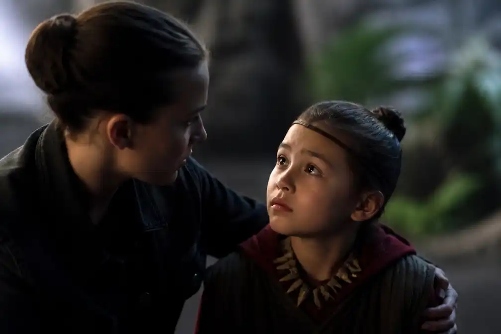 Millie Bobby Brown eert overleden 'Godzilla'-actrice Kaylee Hottle na auto-ongeluk