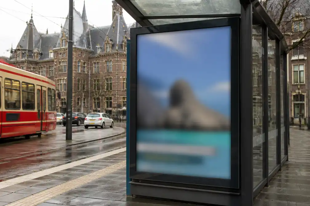 Den Haag schaft baanbrekend reclameverbod op fossiele brandstoffen na 1,5 jaar af