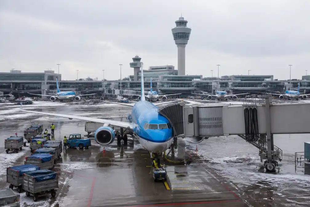 Schiphol telde ruim 9.100 vluchten minder in eerste helft 2026