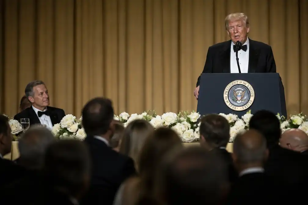 Trump en Amerikaanse pers alsnog op Correspondents' Dinner onder spanning Iran