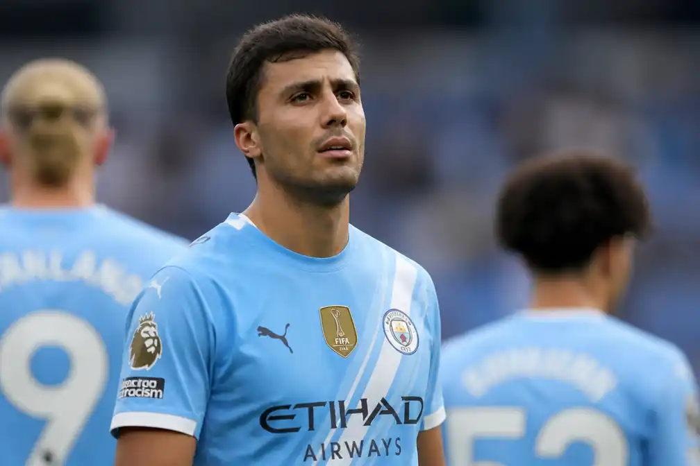 Rodri van Manchester City ondergaat rugoperatie, mist start seizoen