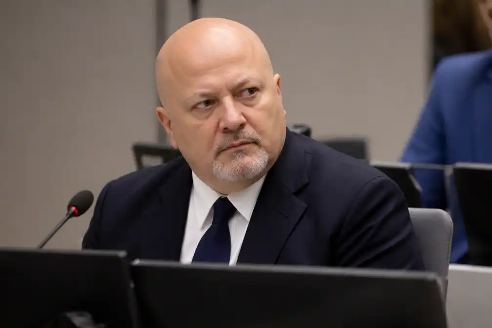 Aanklager ICC Karim Khan ontslagen om seksueel wangedrag