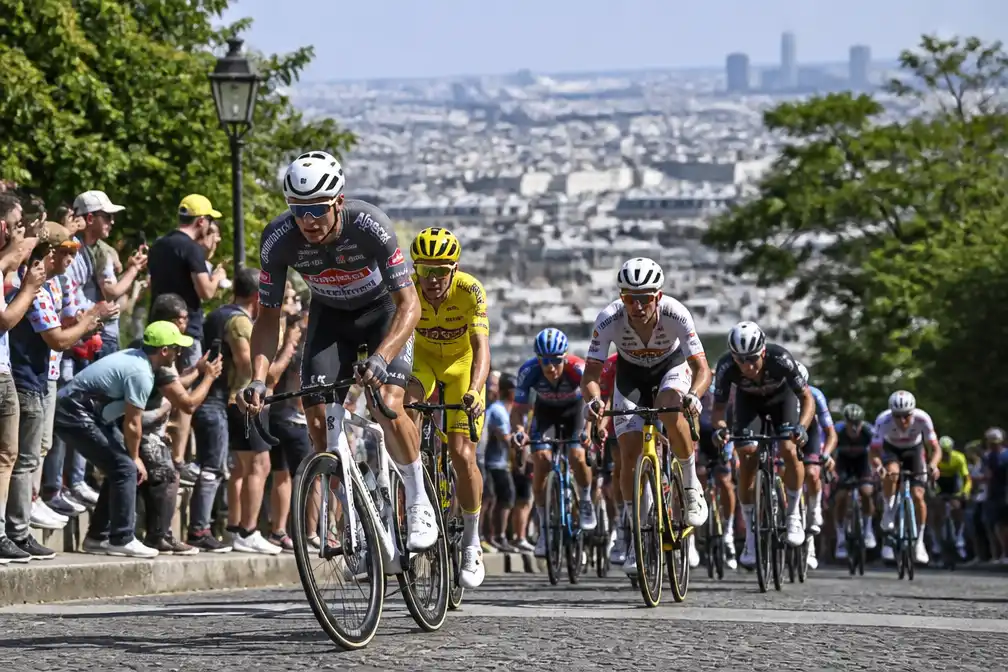Slotrit Tour de France in Parijs bevat drie beklimmingen van Montmartre, toprenners jagen op zege