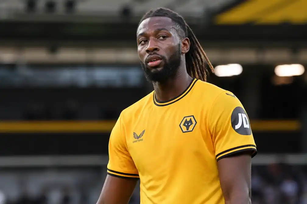 Ajax in vergevorderde onderhandelingen over huur Tolu Arokodare van Wolves